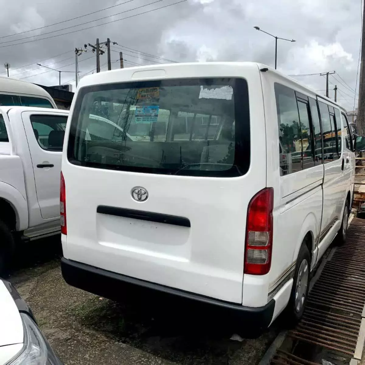 Toyota Hiace   - 2009