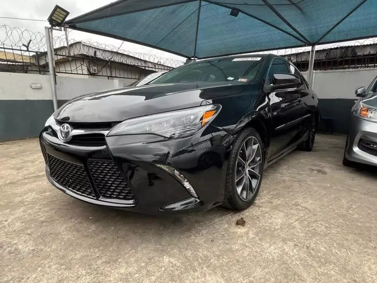 Toyota Camry   - 2015