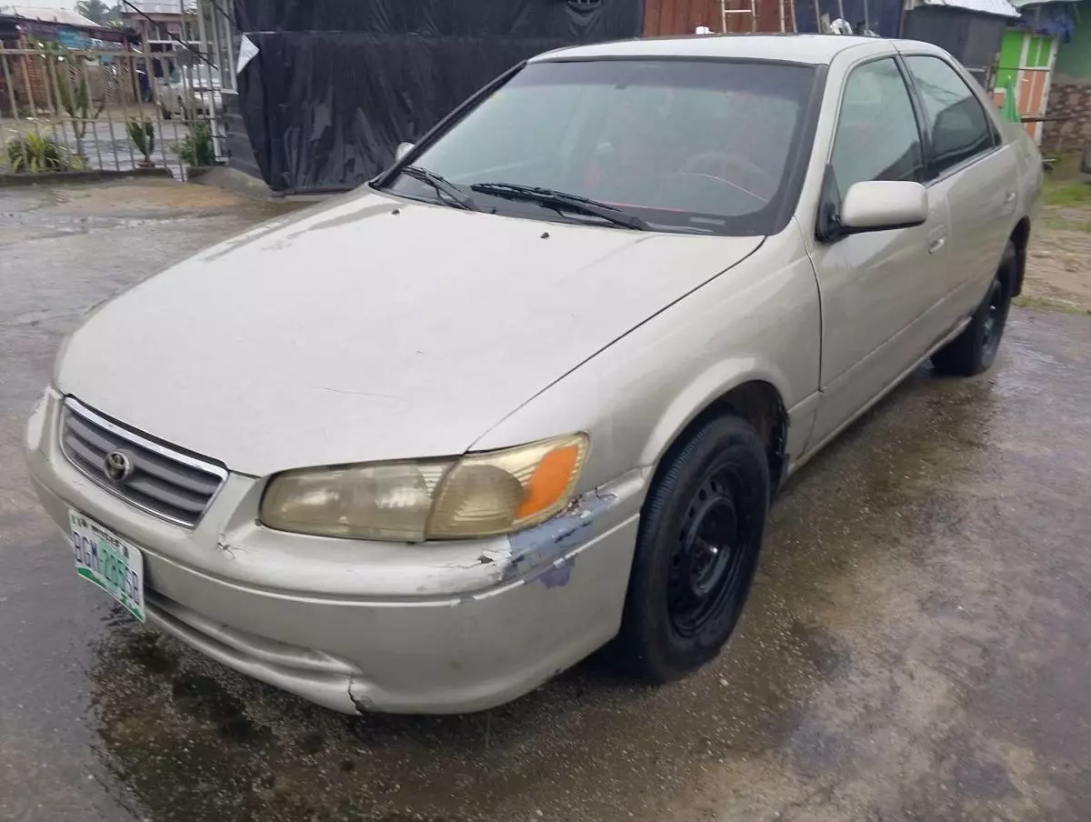 Toyota Camry   - 1998