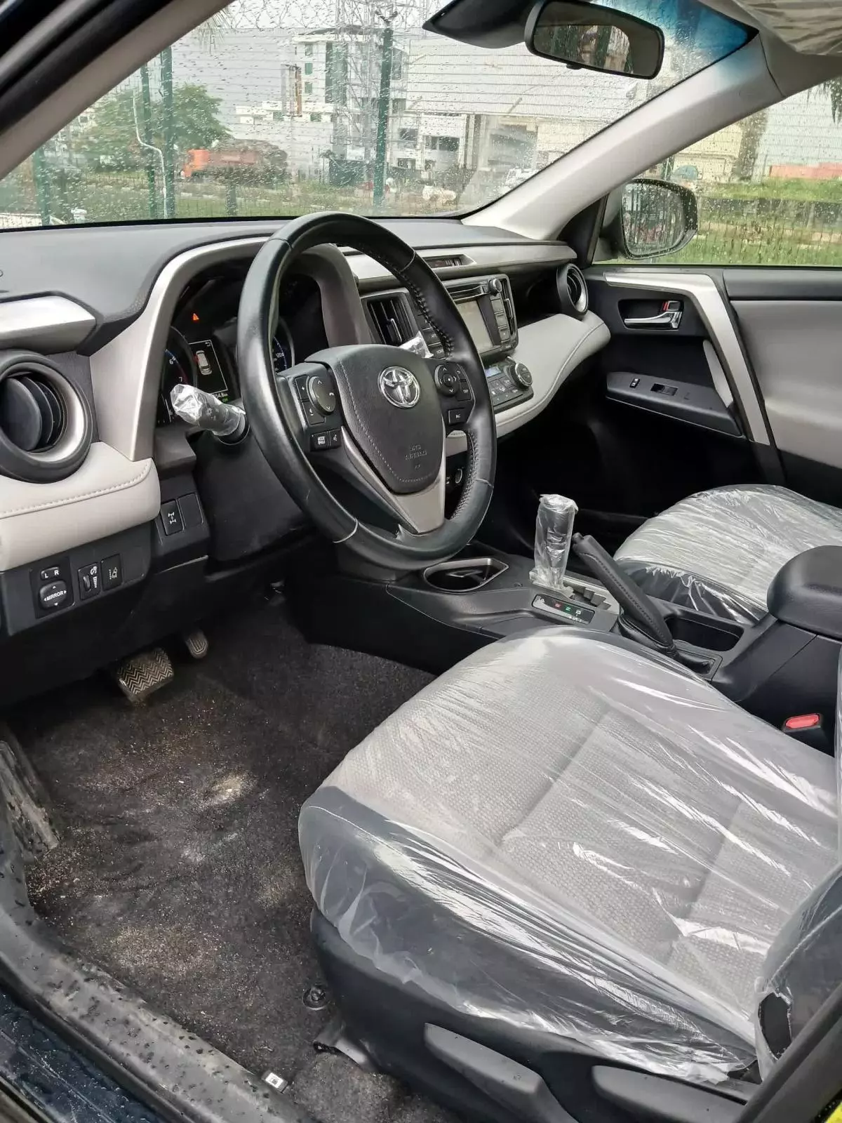 Toyota RAV 4   - 2017