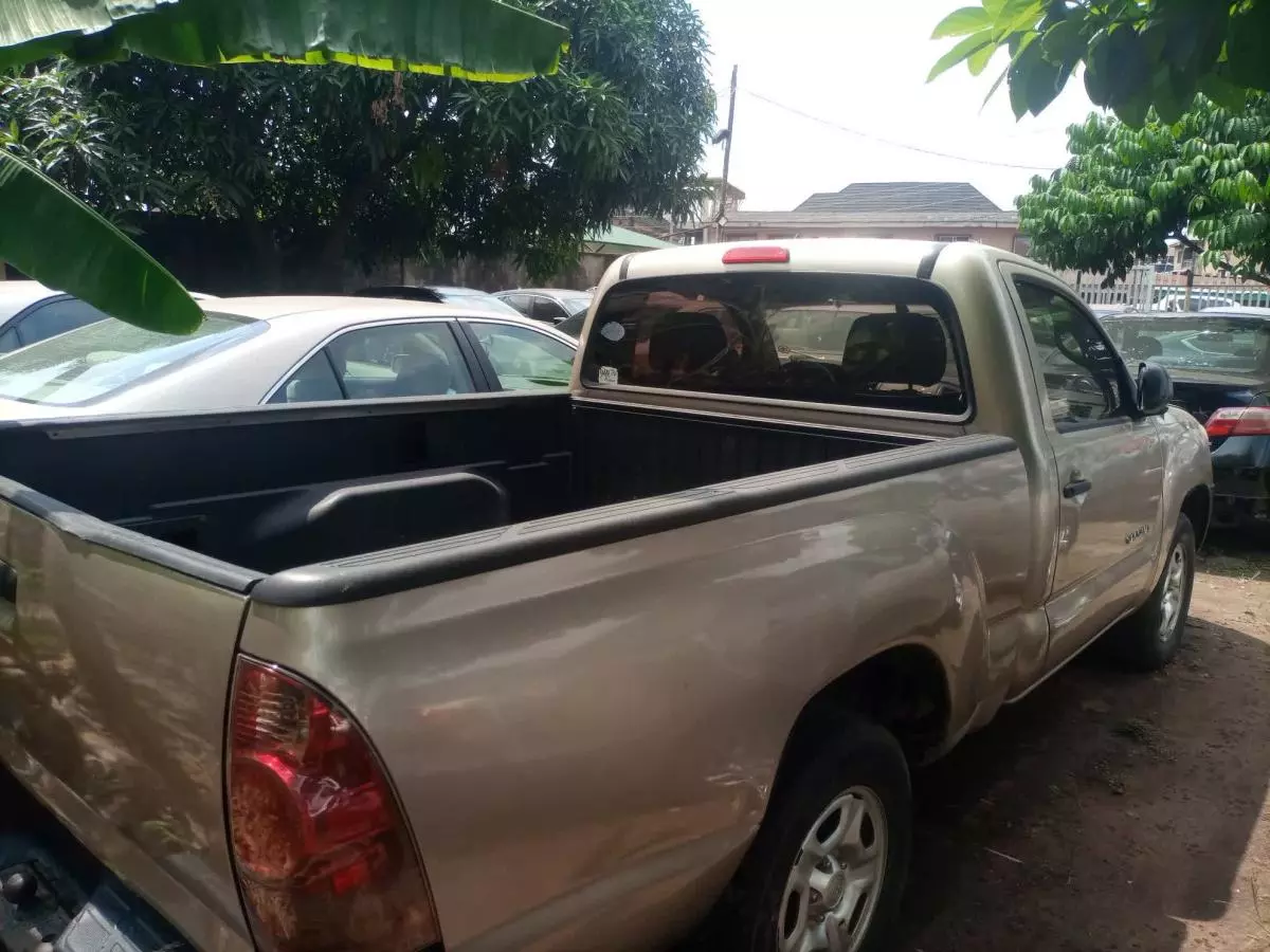 Toyota Tacoma - 2006