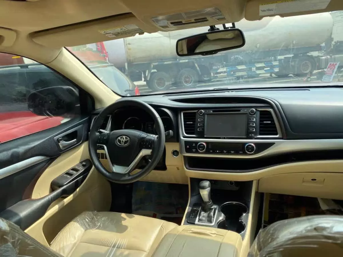 Toyota Highlander - 2015