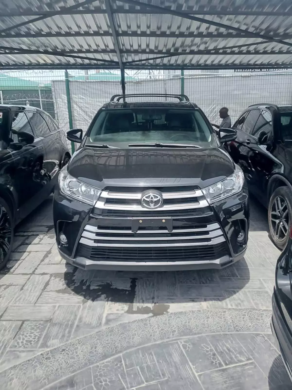 Toyota Highlander   - 2017