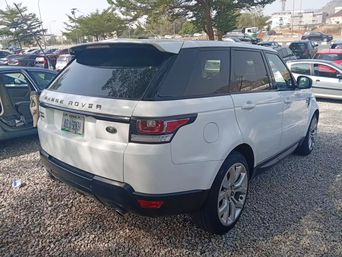 Land Rover Range Rover Sport   - 2014