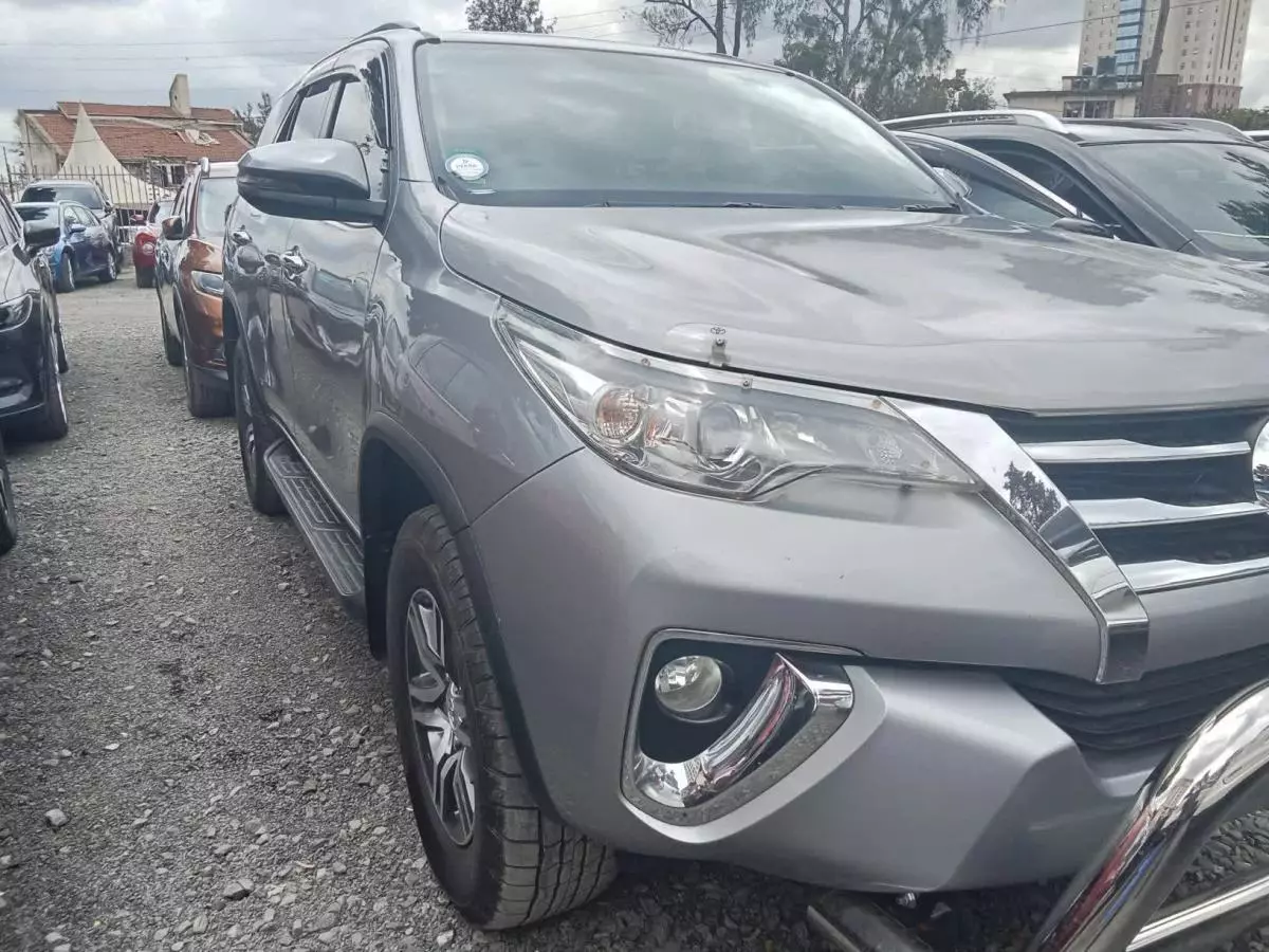 Toyota Fortuner   - 2017