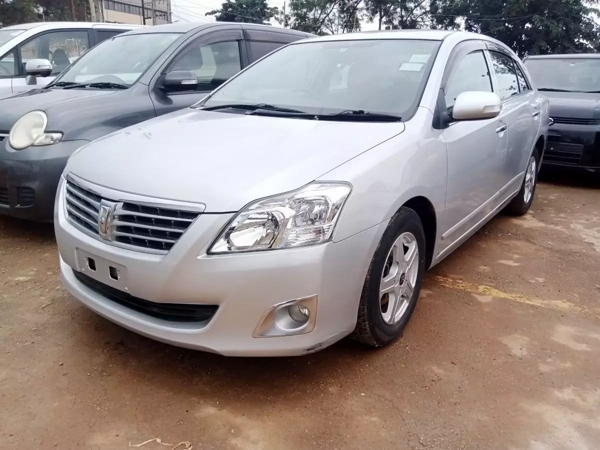 Toyota Premio    - 2010