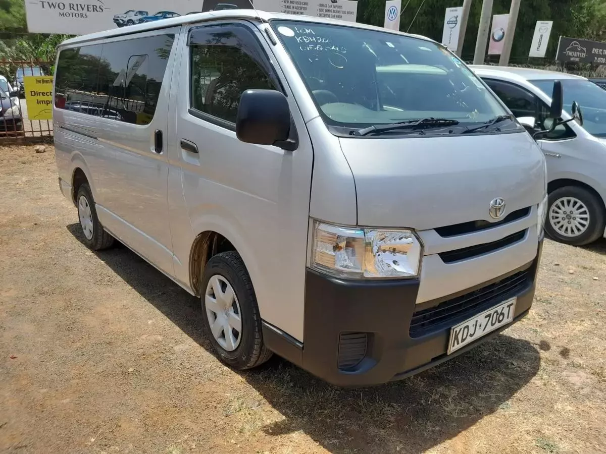 Toyota Hiace - 2015