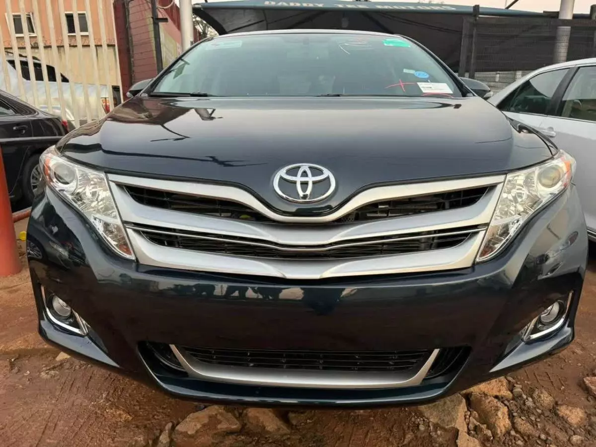 Toyota Venza   - 2013