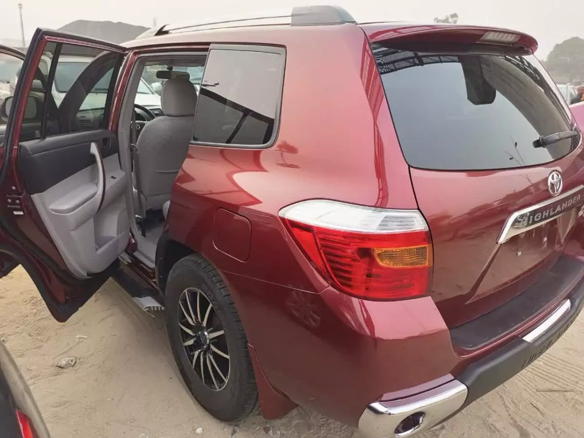 Toyota Highlander - 2010