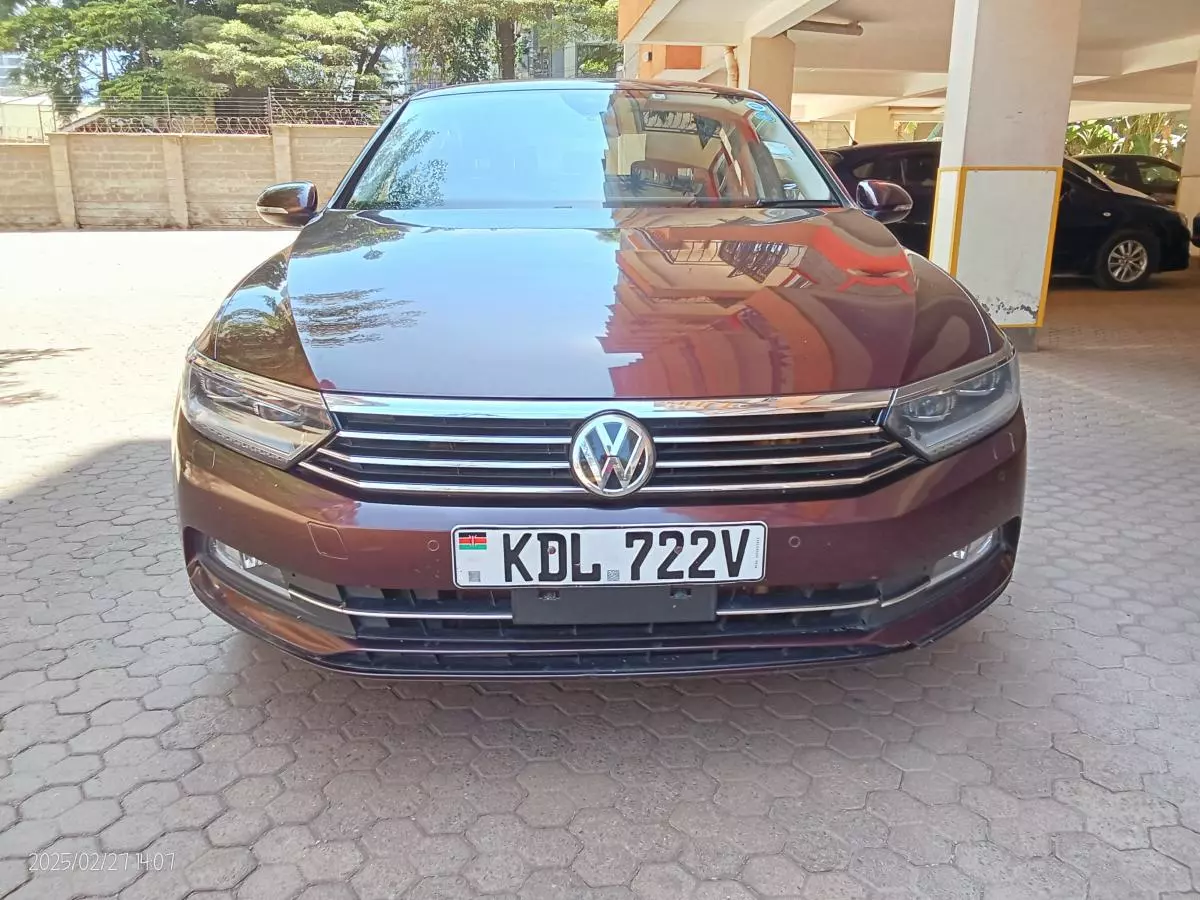 Volkswagen Passat   - 2017