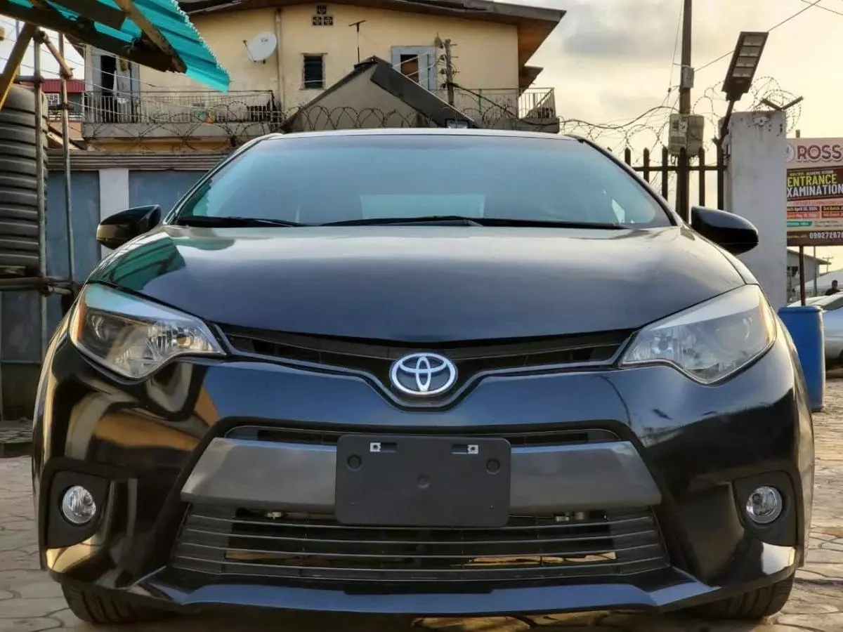 Toyota Corolla   - 2015