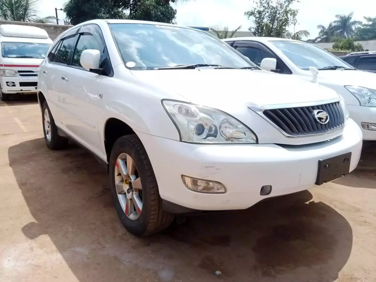 Toyota Harrier   - 2011