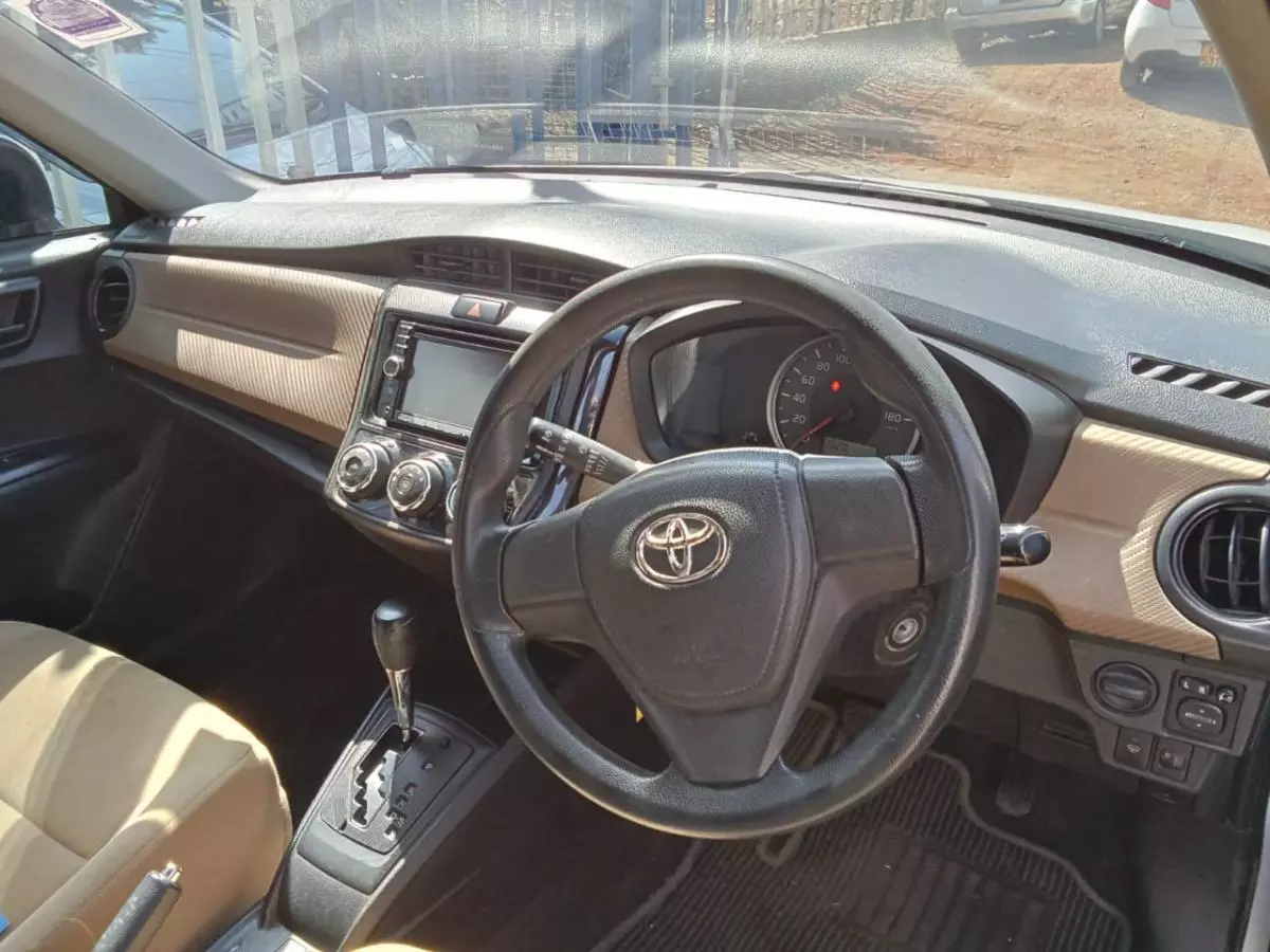 Toyota Axio    - 2014