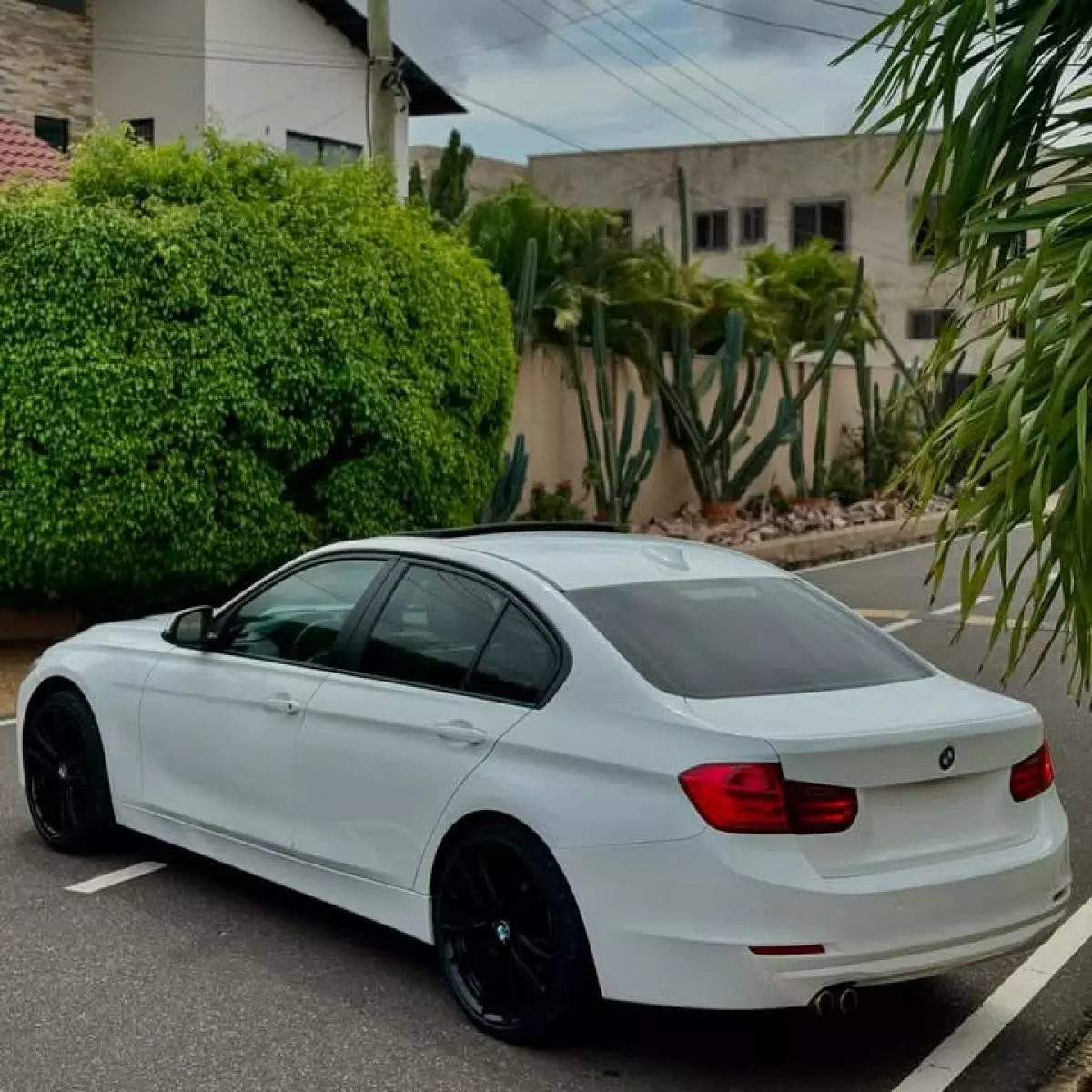 BMW 328i   - 2014