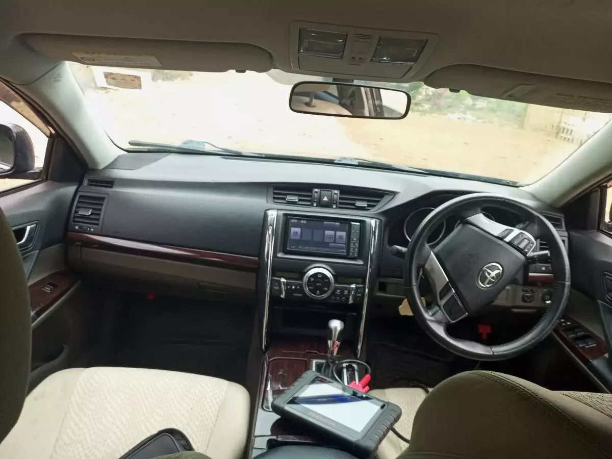 Toyota Mark X - 2011