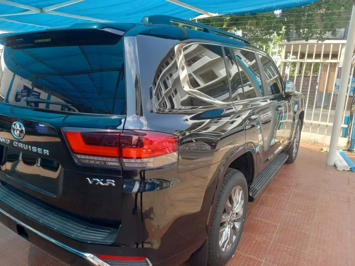 Toyota  Land Cruiser VXR V8   - 2023