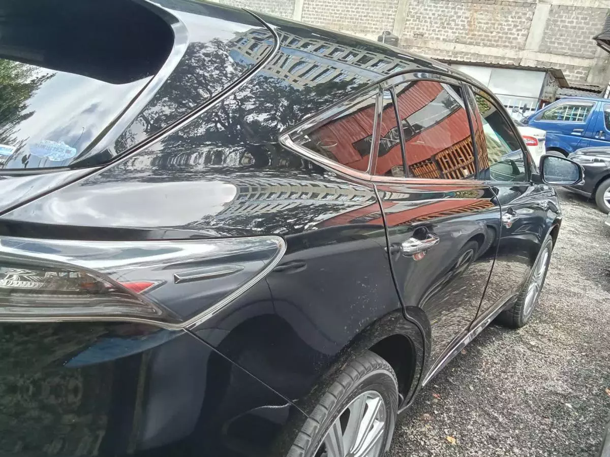 Toyota Harrier   - 2014