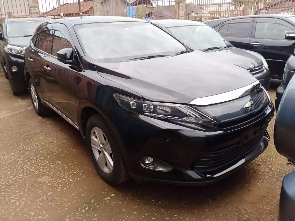 Toyota Harrier   - 2015