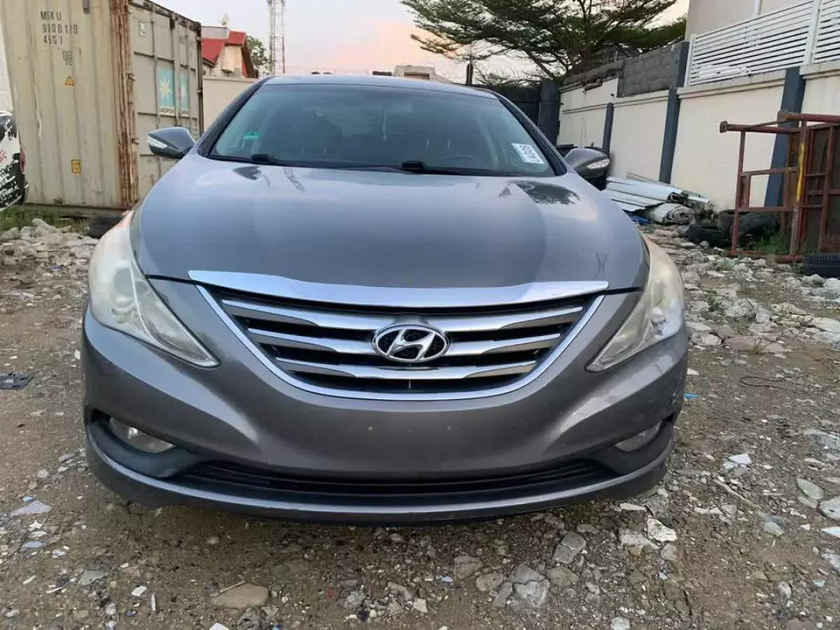 Hyundai Sonata   - 2014