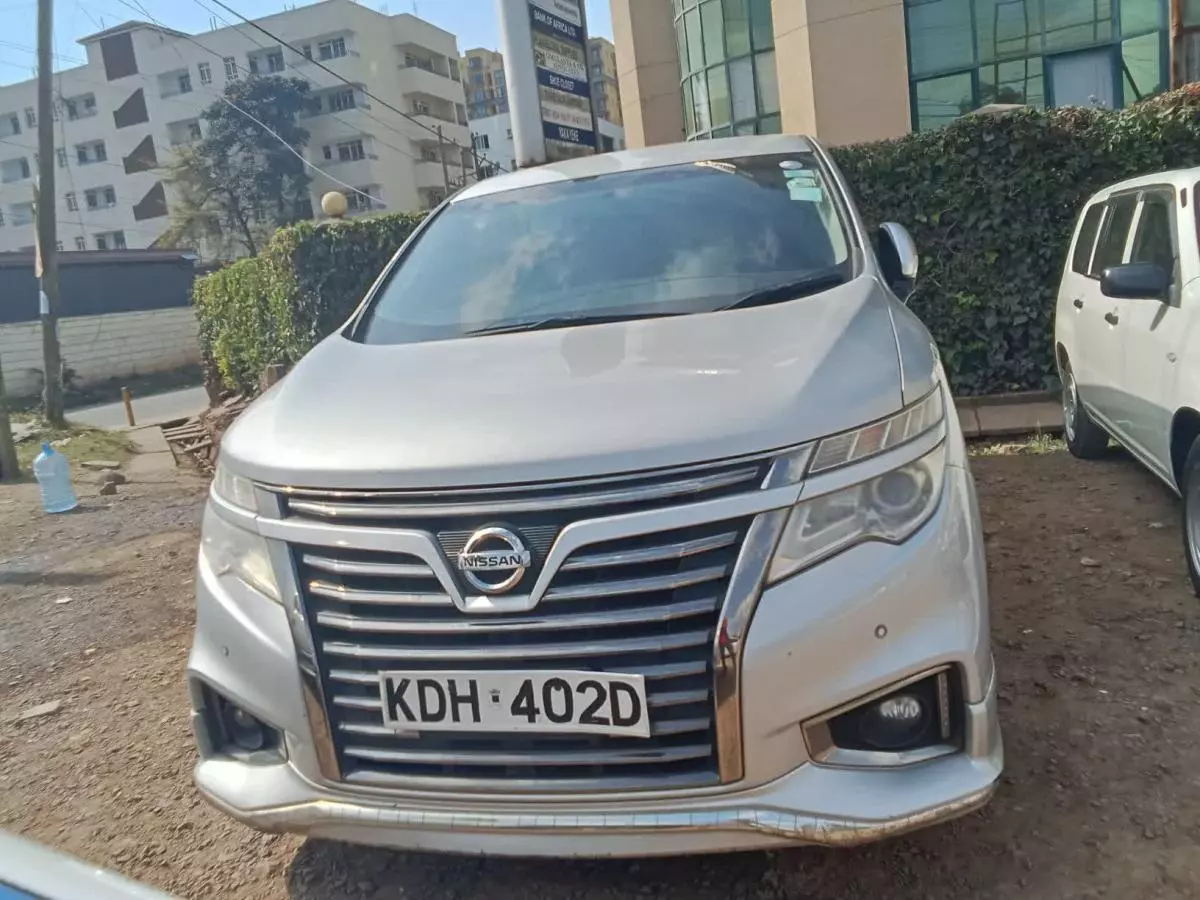 Nissan Elgrand   - 2015