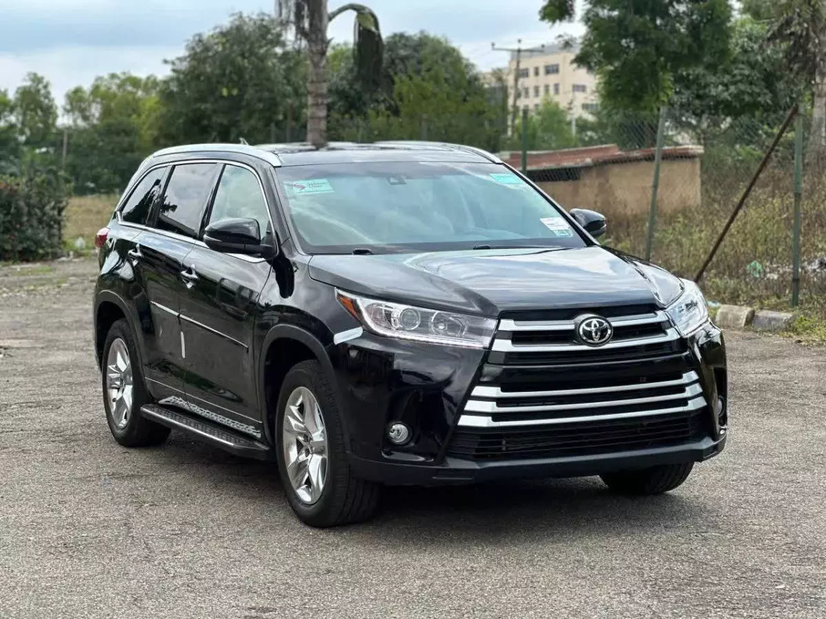 Toyota Highlander   - 2016