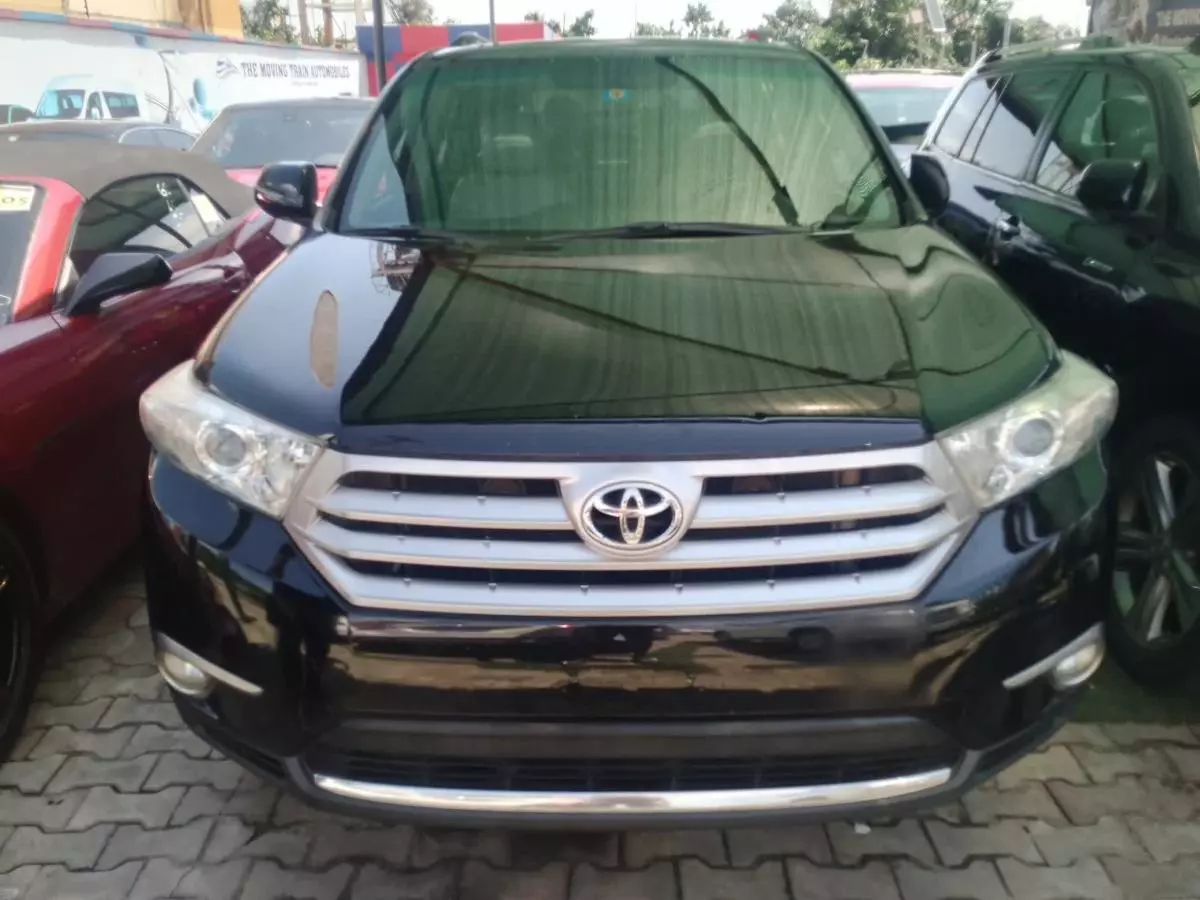 Toyota Highlander   - 2011