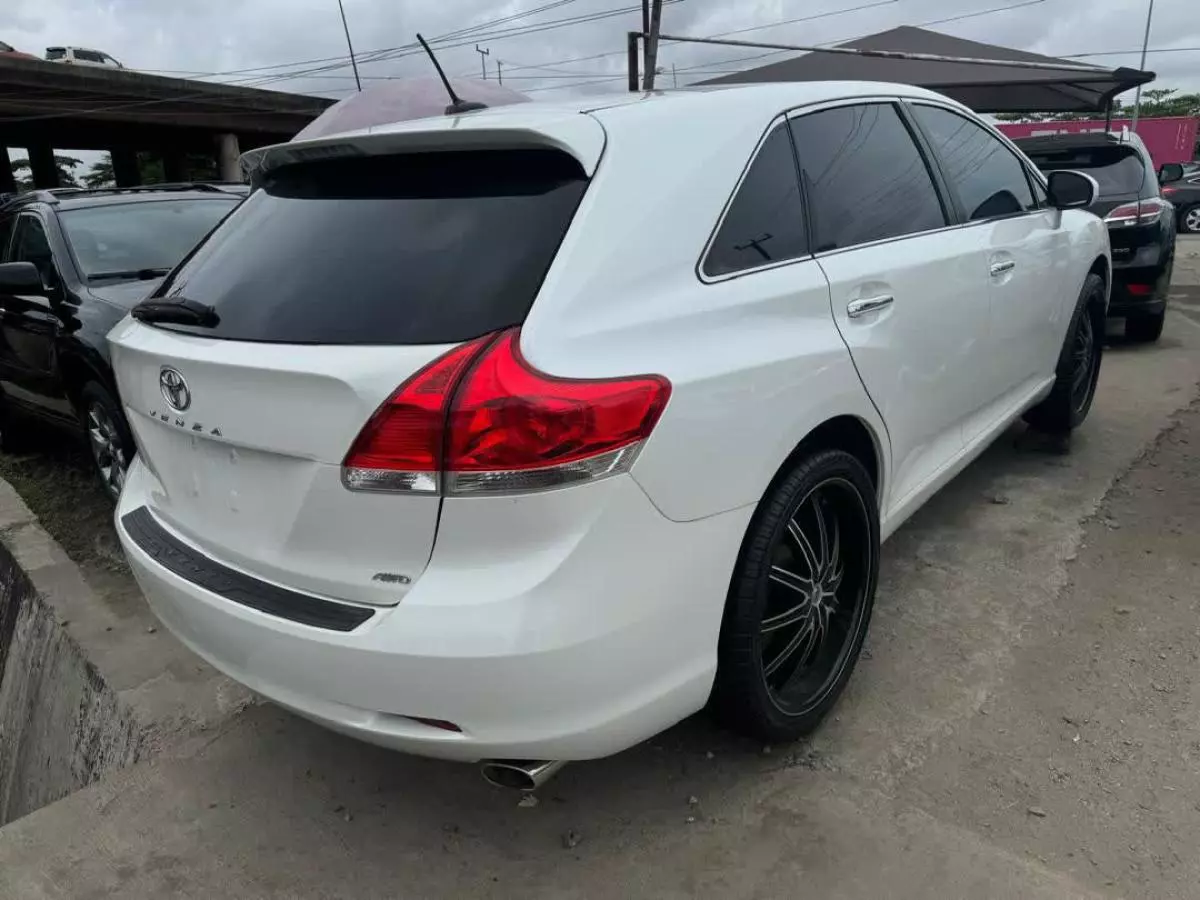 Toyota Venza   - 2010