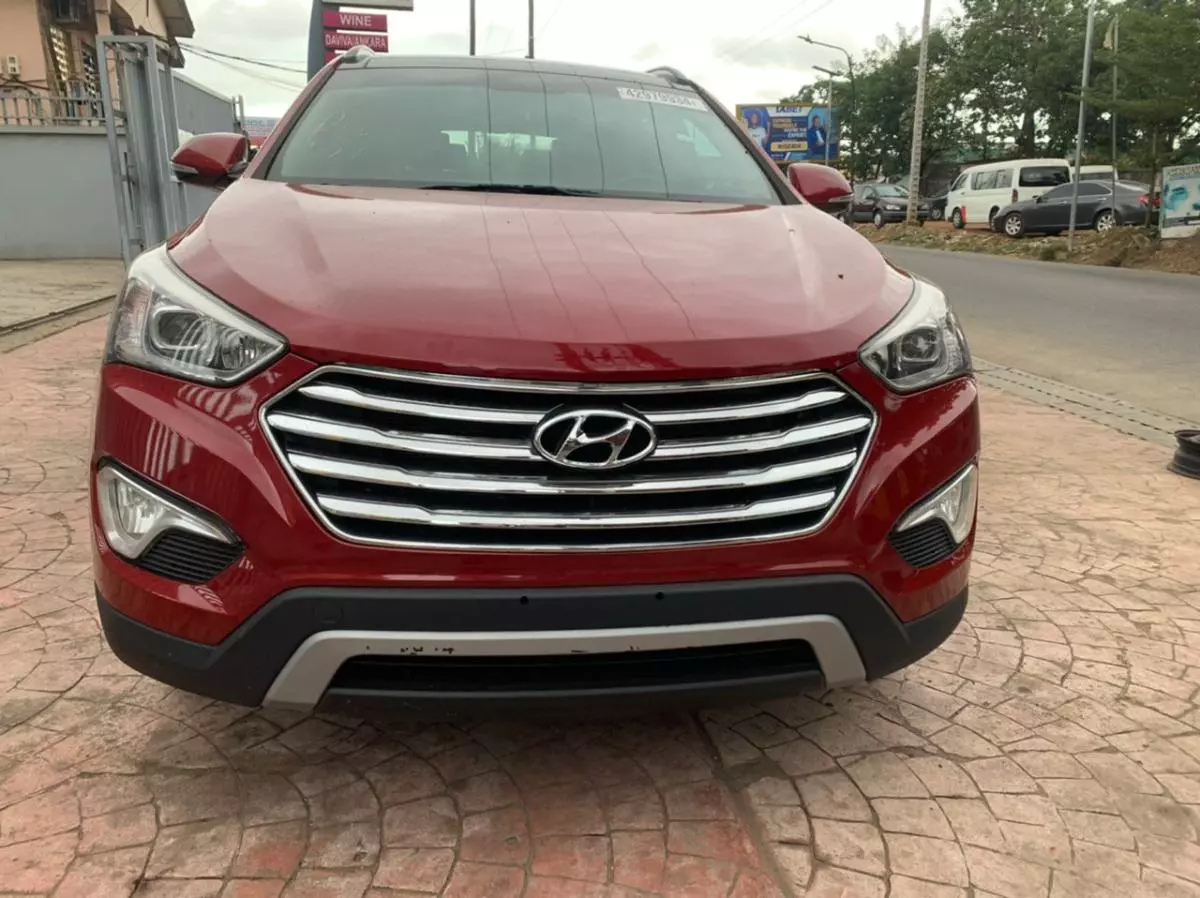 Hyundai Santa Fe   - 2013