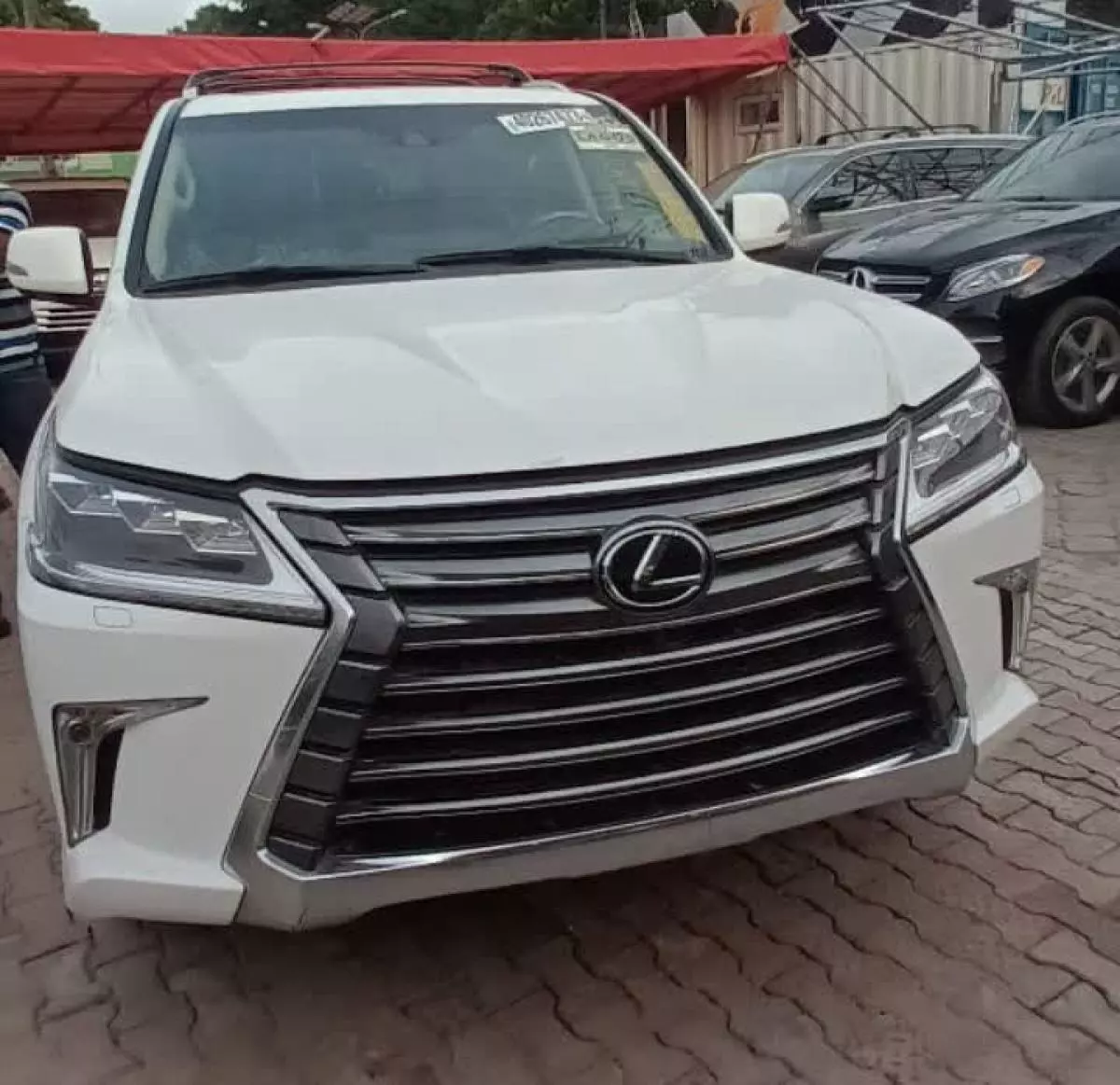 Lexus LX 570   - 2016