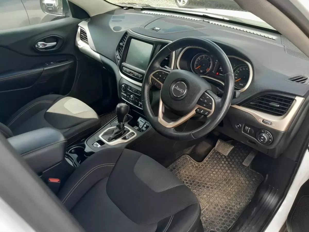 Jeep Cherokee - 2015