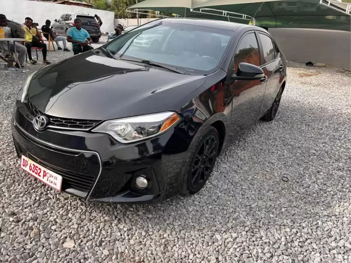 Toyota Corolla   - 2016