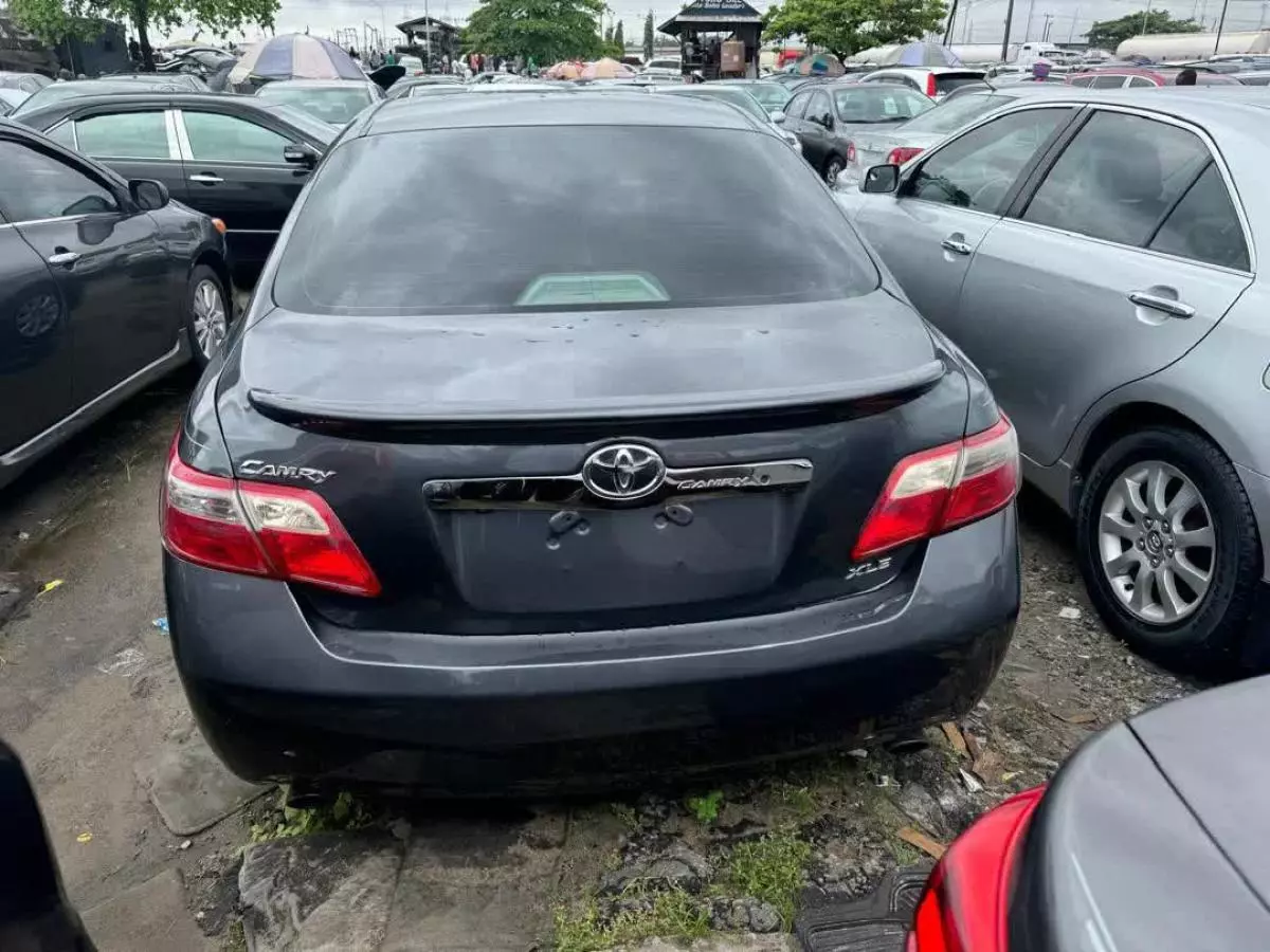 Toyota Camry   - 2008