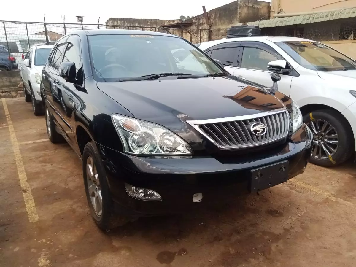 Toyota Harrier   - 2011