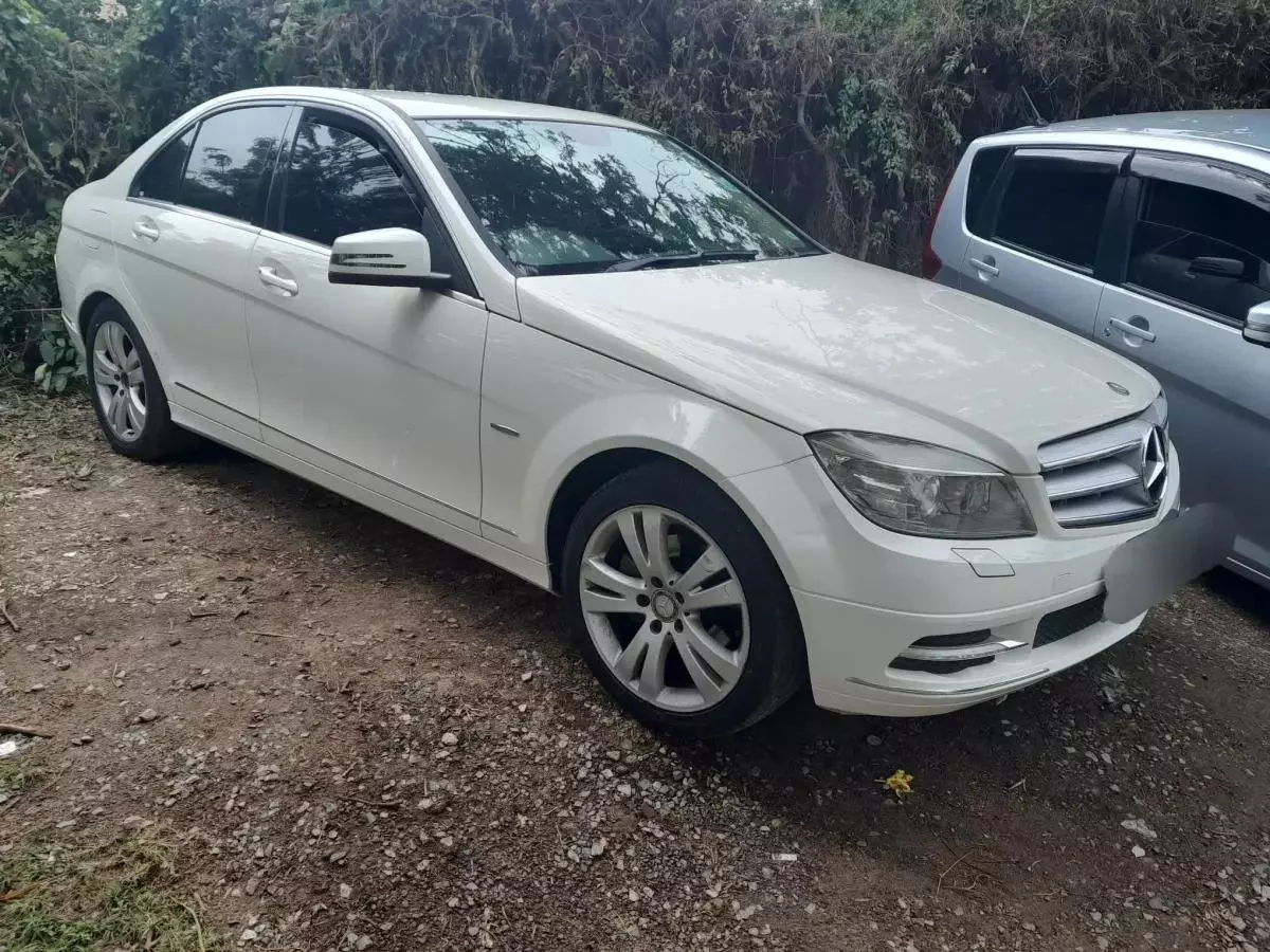 Mercedes-Benz C 200 - 2011