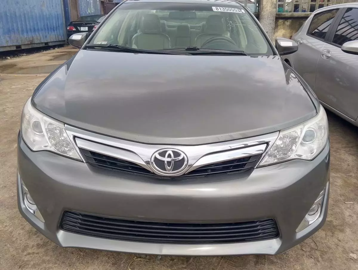 Toyota Camry   - 2012