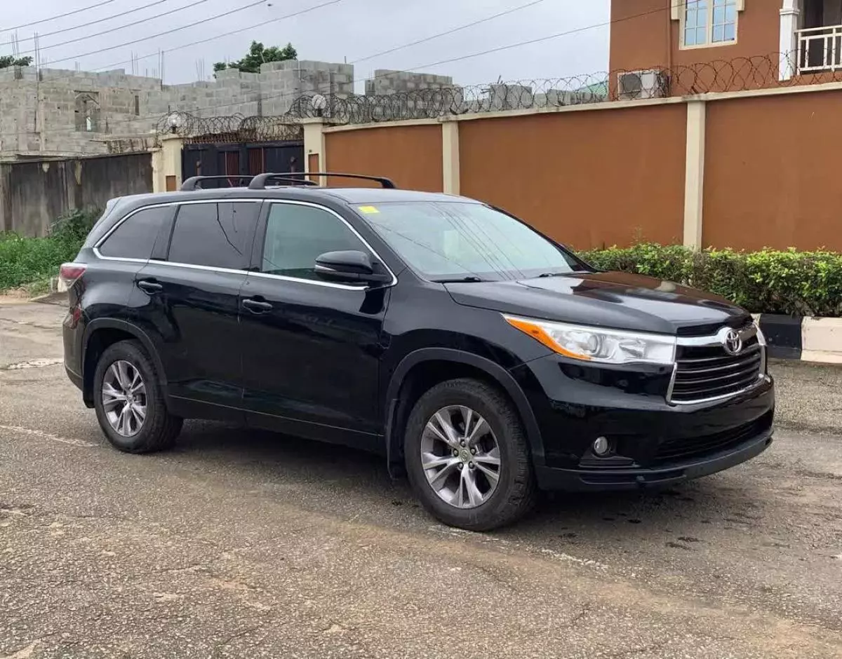 Toyota Highlander   - 2014