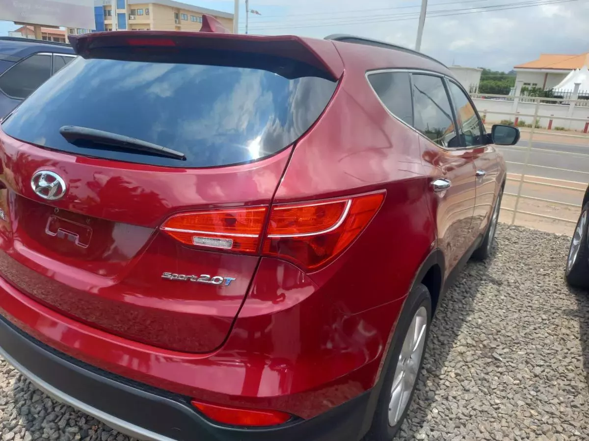 Hyundai Santa Fe   - 2013