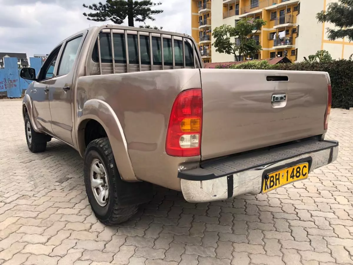 Toyota Hilux   - 2008