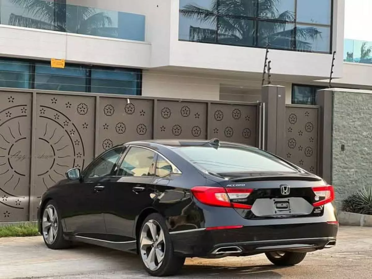 Honda Accord   - 2020