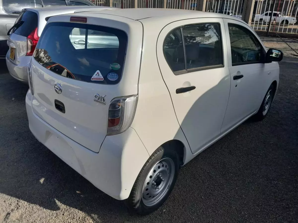 Daihatsu Mira    - 2016