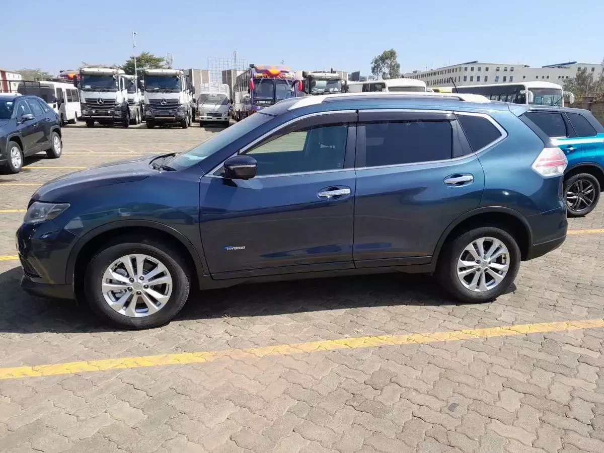 Nissan X-TRAIL - 2015