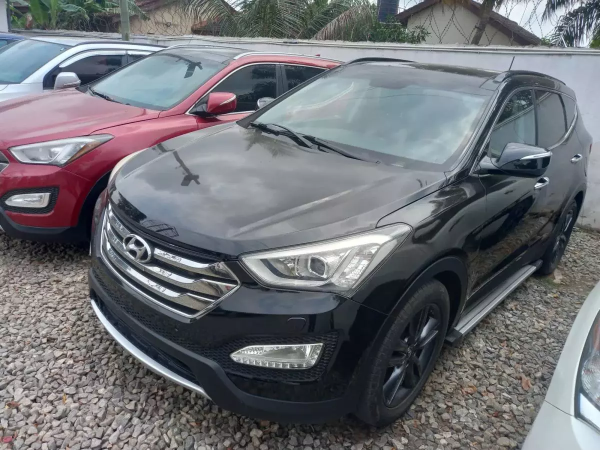 Hyundai Santa Fe   - 2015