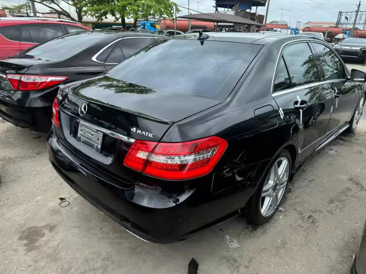 Mercedes-Benz E 350   - 2011