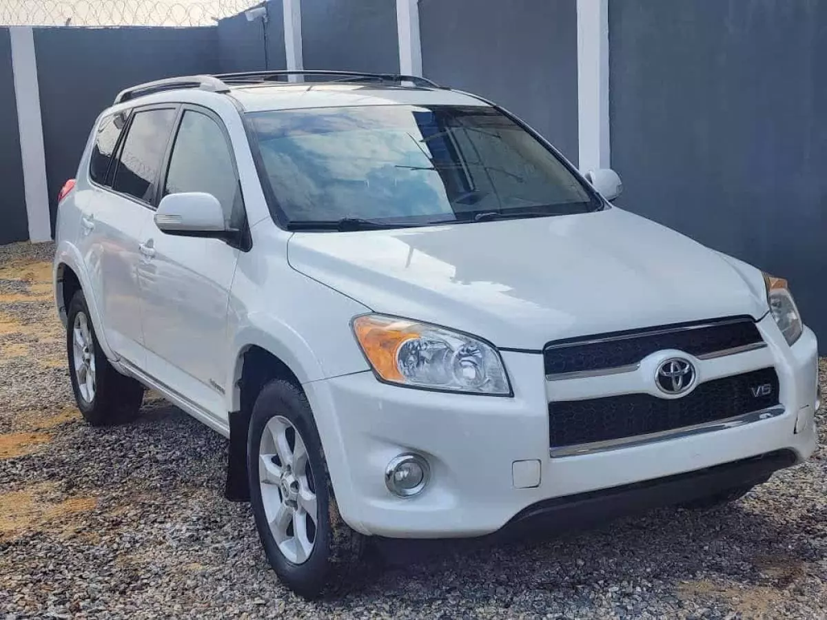 Toyota RAV 4   - 2012