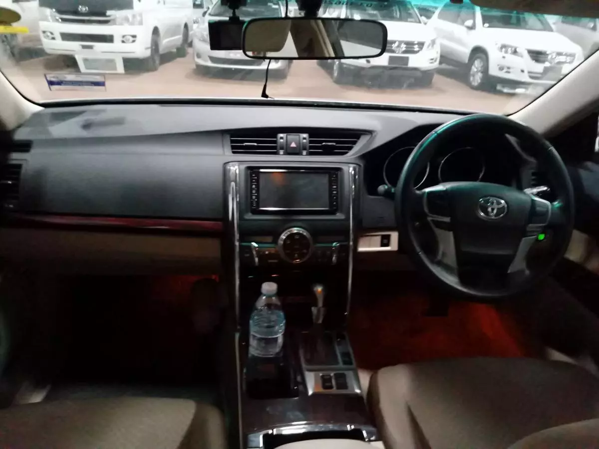 Toyota Mark X   - 2010