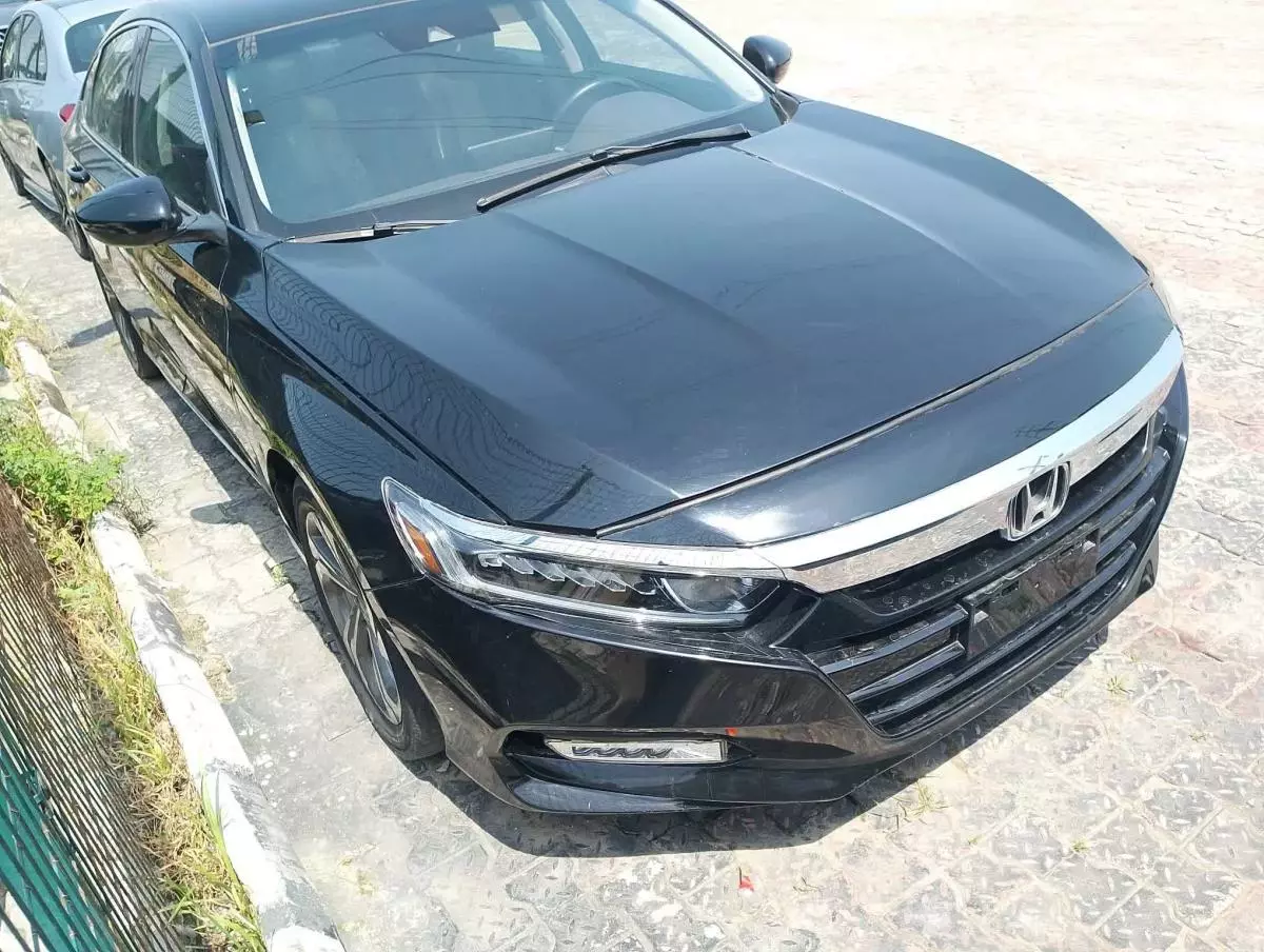 Honda Accord   - 2018