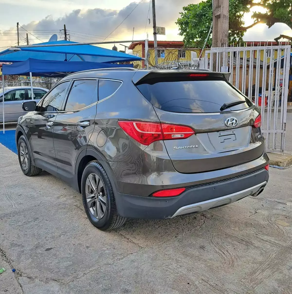 Hyundai Santa Fe   - 2014