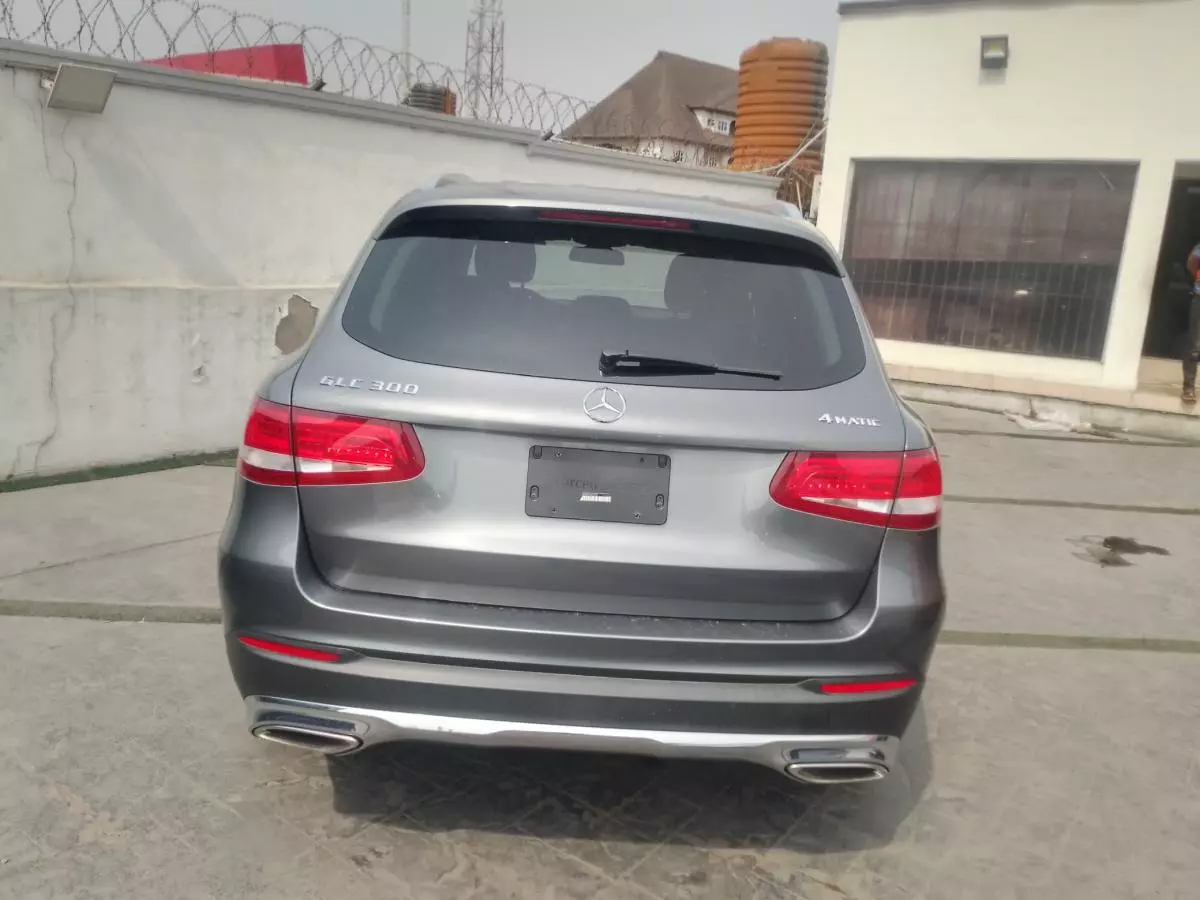 Mercedes-Benz GLC 300   - 2016