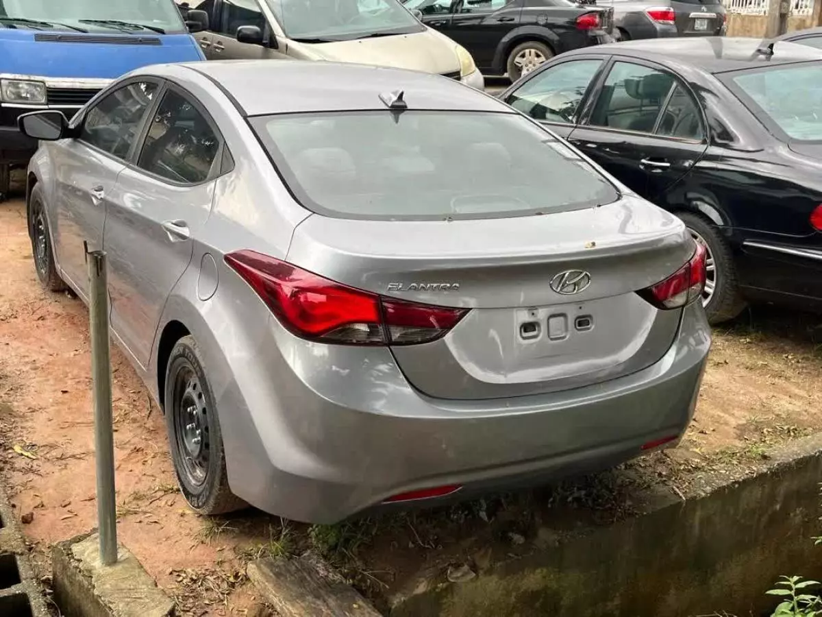 Hyundai Elantra   - 2016