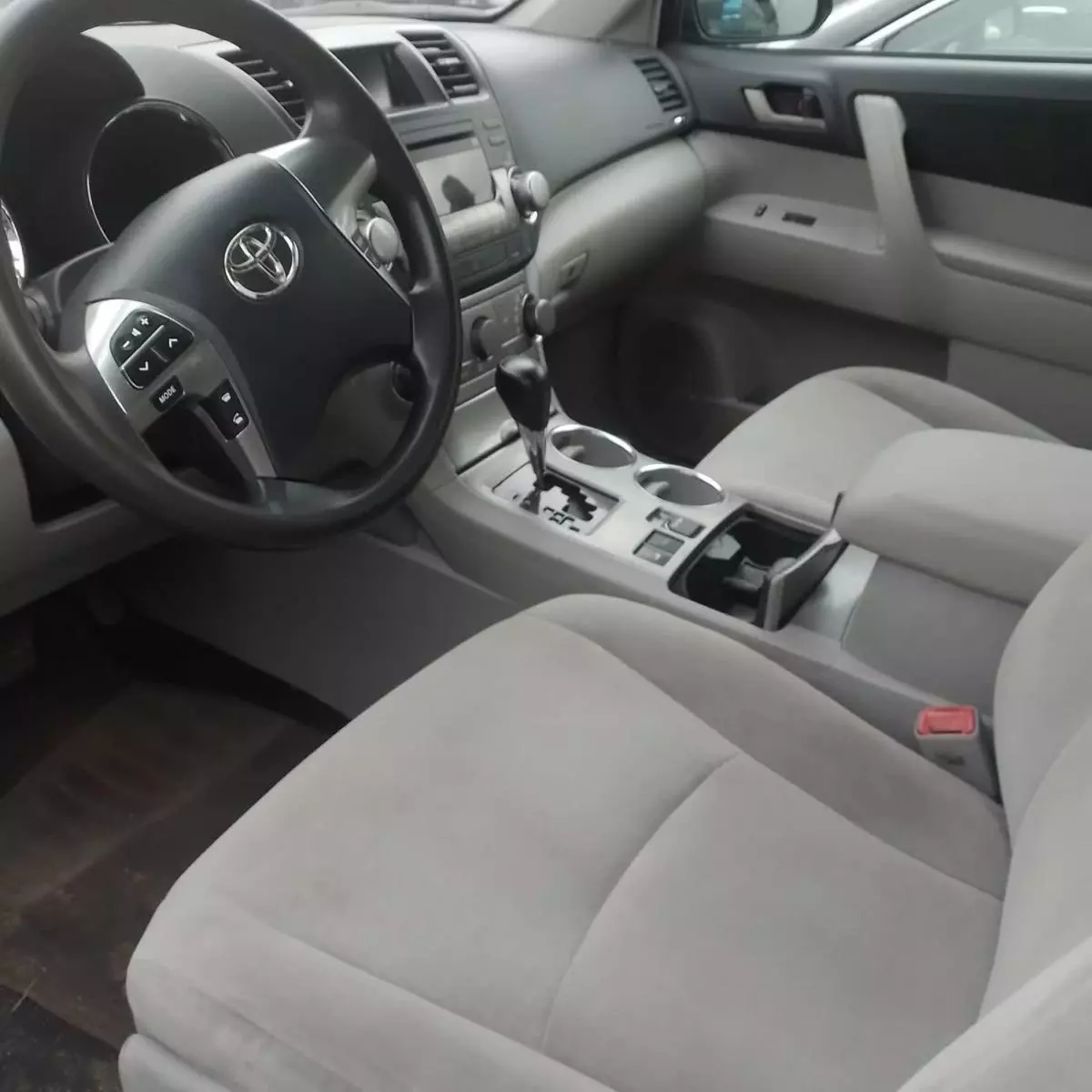 Toyota Highlander   - 2011